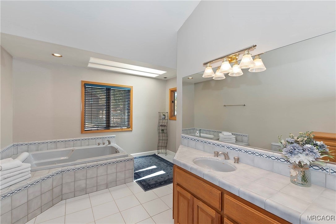 Big Bear City, California, 92314, United States, 4 Bedrooms Bedrooms, ,5 BathroomsBathrooms,Residential,Active,2006841