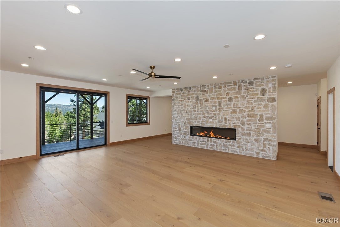 Big Bear Lake, California, 92315, United States, 5 Bedrooms Bedrooms, ,6 BathroomsBathrooms,Residential,Active,1961944