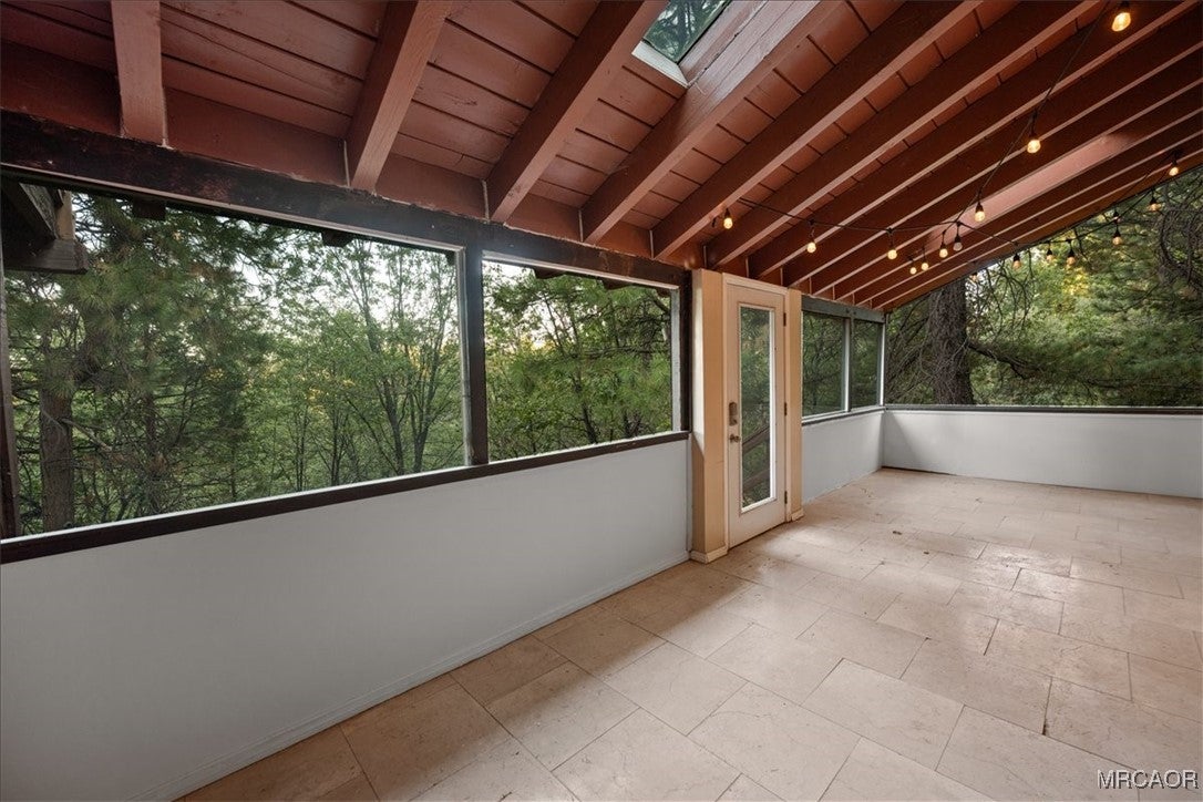 Lake Arrowhead, California, 92352, United States, 5 Bedrooms Bedrooms, ,3 BathroomsBathrooms,Residential,Active,1944014