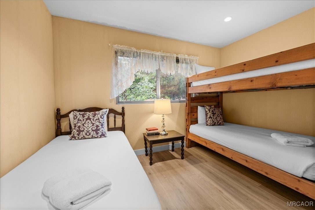 Lake Arrowhead, California, 92352, United States, 5 Bedrooms Bedrooms, ,3 BathroomsBathrooms,Residential,Active,1944014