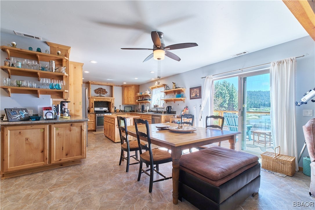 Big Bear Lake, California, 92315, United States, 7 Bedrooms Bedrooms, ,5 BathroomsBathrooms,Residential,Active,1824514
