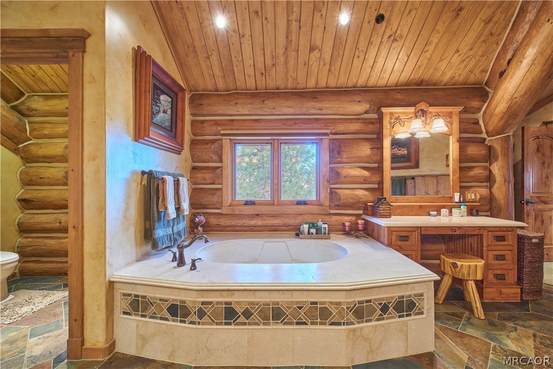 Big Bear City, California, 92314, United States, 3 Bedrooms Bedrooms, ,4 BathroomsBathrooms,Residential,Active,2015836