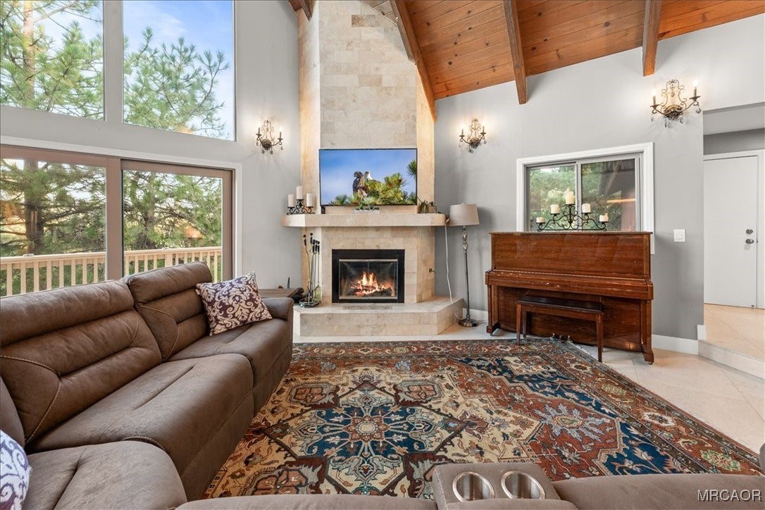 Lake Arrowhead, California, 92352, United States, 5 Bedrooms Bedrooms, ,3 BathroomsBathrooms,Residential,Active,1944014