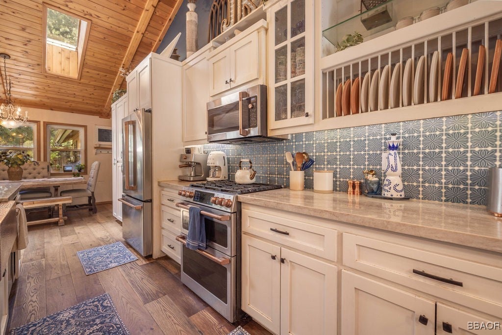 Big Bear Lake, California, 92315, United States, 5 Bedrooms Bedrooms, ,4 BathroomsBathrooms,Residential,Active,1825092