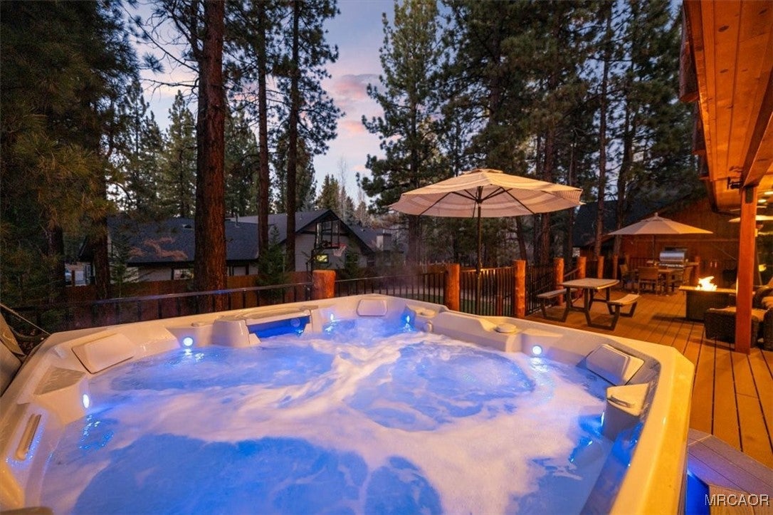 Big Bear Lake, California, 92315, United States, 4 Bedrooms Bedrooms, ,4 BathroomsBathrooms,Residential,Contingent,2006808