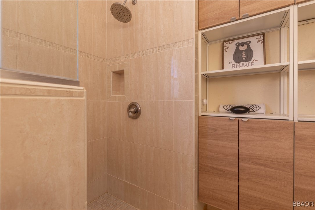 Big Bear Lake, California, 92315, United States, 3 Bedrooms Bedrooms, ,3 BathroomsBathrooms,Residential,Active,1904688