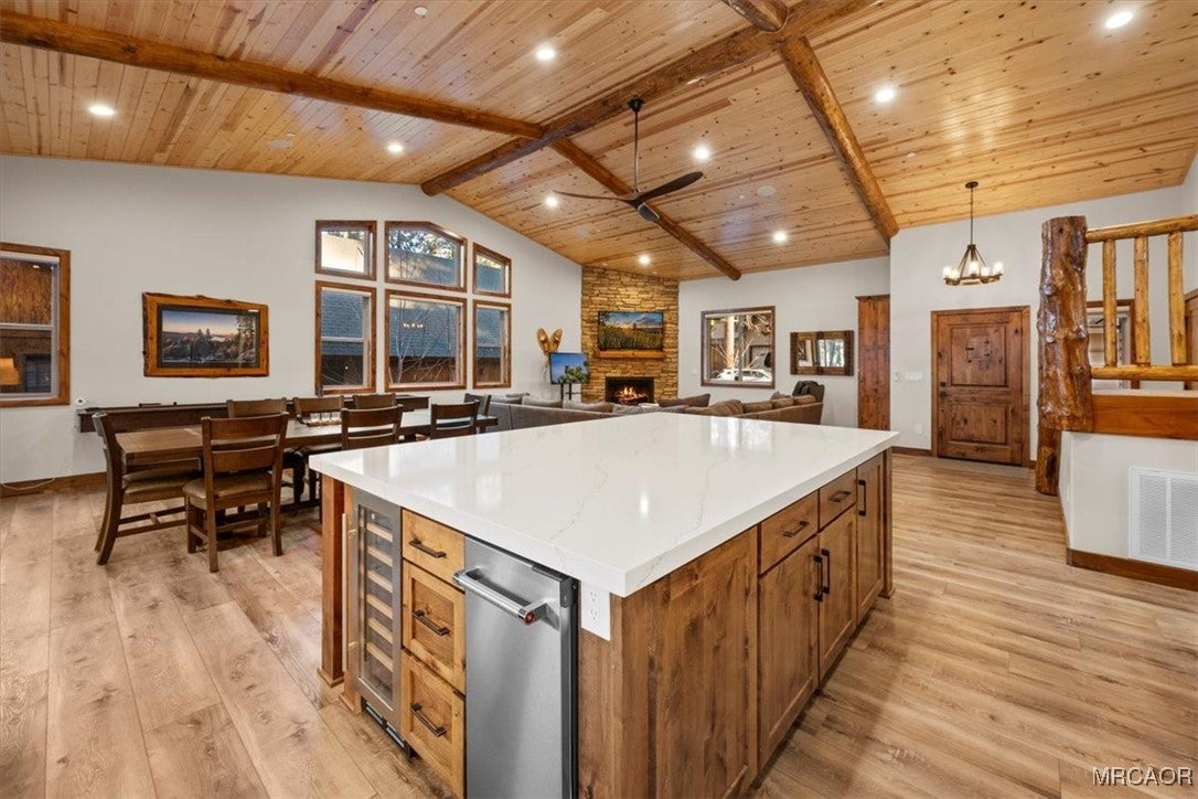 Big Bear Lake, California, 92315, United States, 4 Bedrooms Bedrooms, ,4 BathroomsBathrooms,Residential,Contingent,2006808