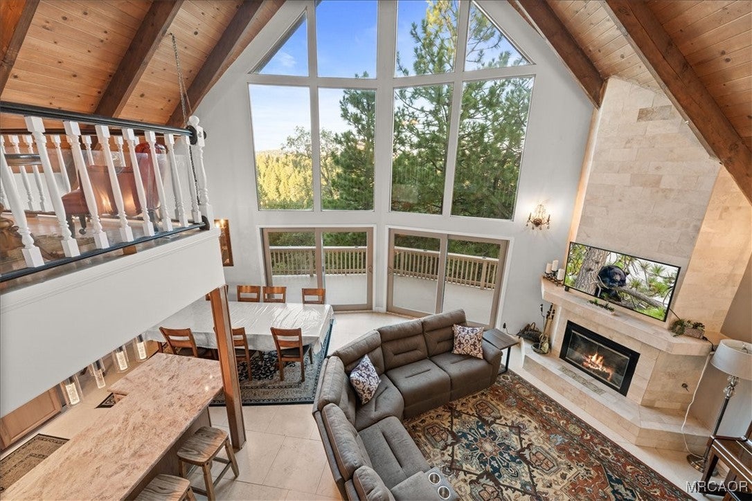 Lake Arrowhead, California, 92352, United States, 5 Bedrooms Bedrooms, ,3 BathroomsBathrooms,Residential,Active,1944014