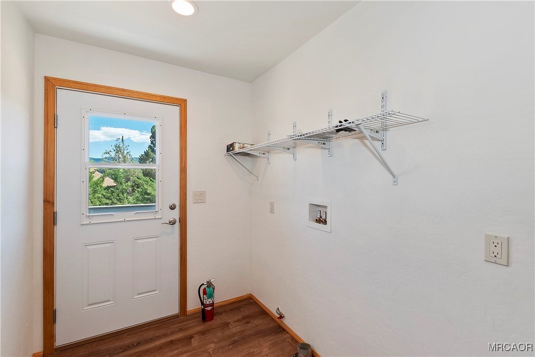 Big Bear City, California, 92314, United States, 7 Bedrooms Bedrooms, ,6 BathroomsBathrooms,Residential,Active,1998585