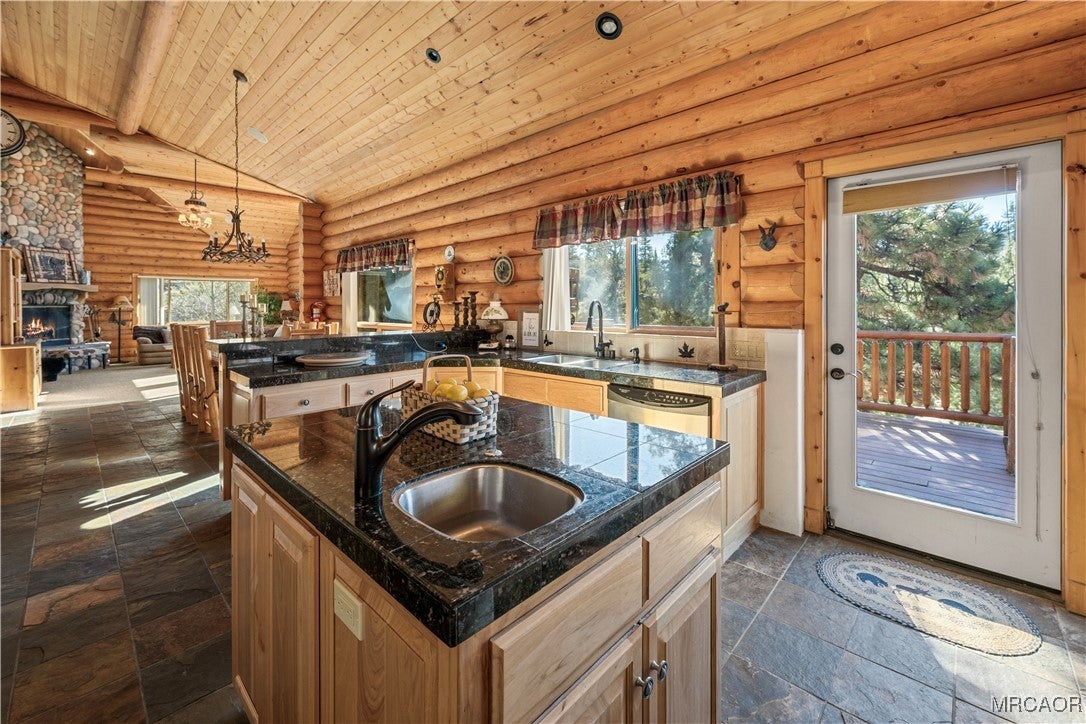 Big Bear Lake, California, 92315, United States, 4 Bedrooms Bedrooms, ,5 BathroomsBathrooms,Residential,Active,2009146