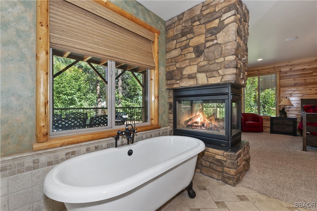 Big Bear Lake, California, 92315, United States, 4 Bedrooms Bedrooms, ,4 BathroomsBathrooms,Residential,Active,1905091