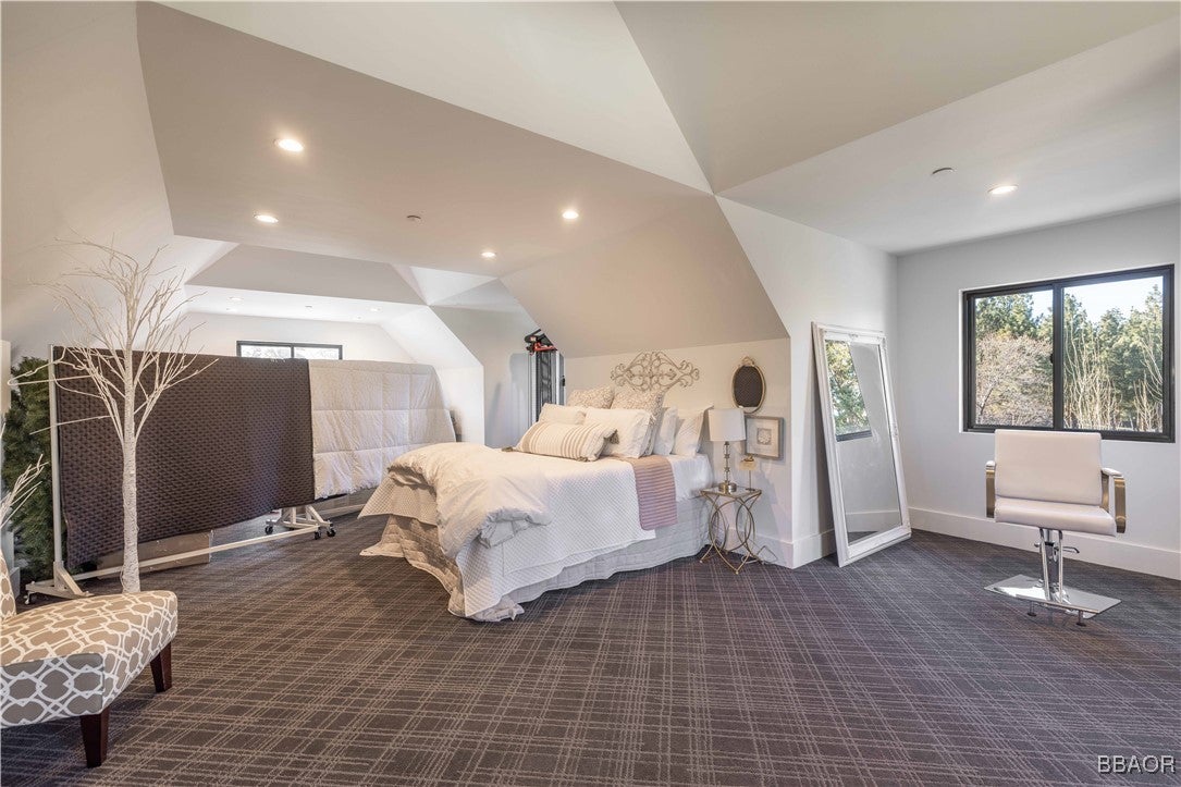 Big Bear City, California, 92314, United States, ,5 BathroomsBathrooms,Residential,Active,1702723