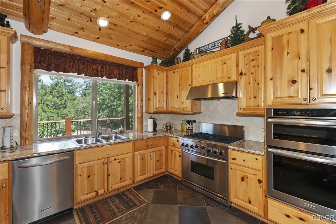 Big Bear Lake, California, 92315, United States, 4 Bedrooms Bedrooms, ,4 BathroomsBathrooms,Residential,Active,1905091