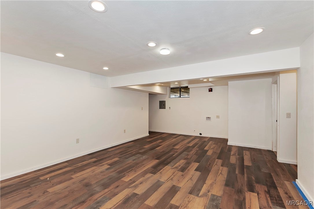 Big Bear City, California, 92314, United States, 7 Bedrooms Bedrooms, ,6 BathroomsBathrooms,Residential,Active,1998585