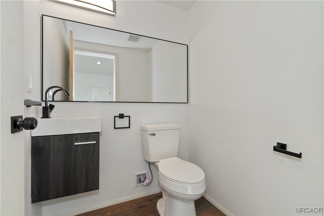 Big Bear City, California, 92314, United States, 7 Bedrooms Bedrooms, ,6 BathroomsBathrooms,Residential,Active,1998585