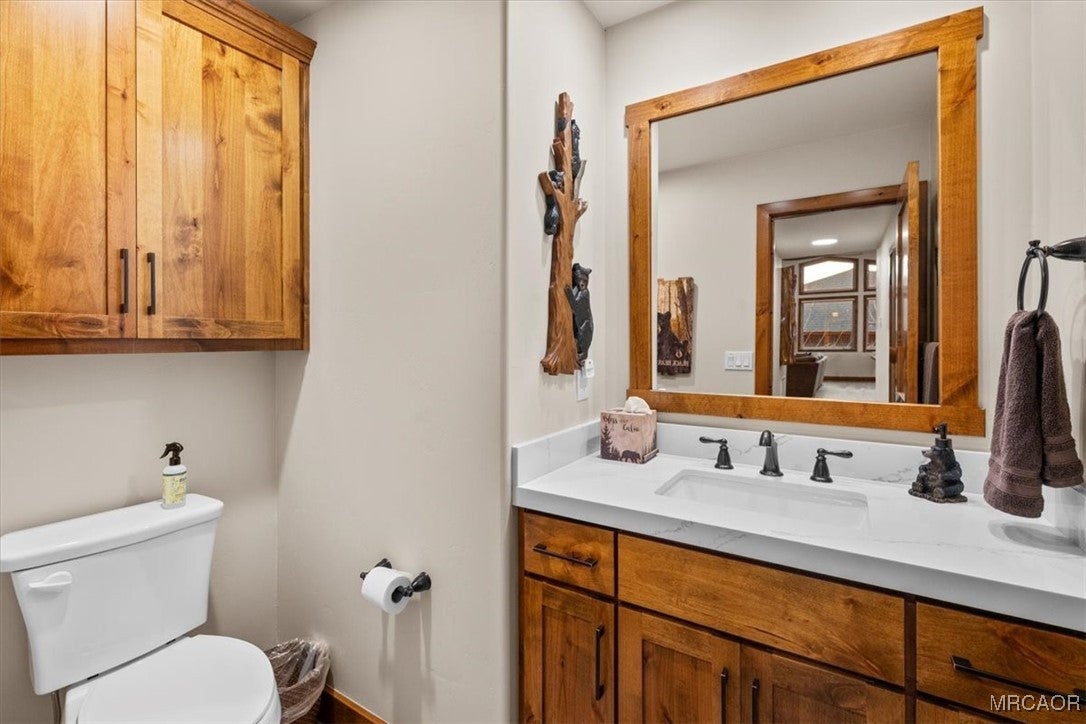 Big Bear Lake, California, 92315, United States, 4 Bedrooms Bedrooms, ,4 BathroomsBathrooms,Residential,Contingent,2006808