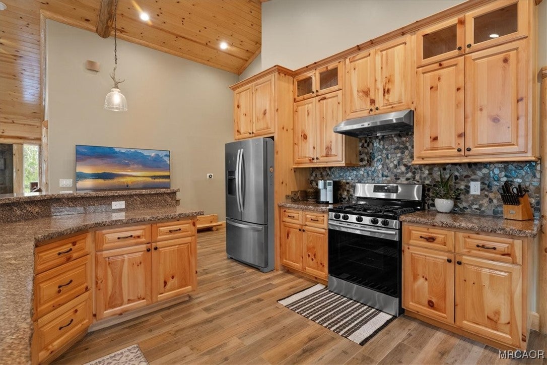 Big Bear Lake, California, 92315, United States, 3 Bedrooms Bedrooms, ,4 BathroomsBathrooms,Residential,Active,1961946