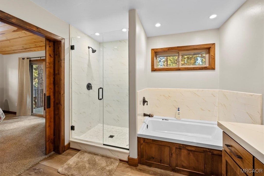 Big Bear Lake, California, 92315, United States, 4 Bedrooms Bedrooms, ,4 BathroomsBathrooms,Residential,Contingent,2006808