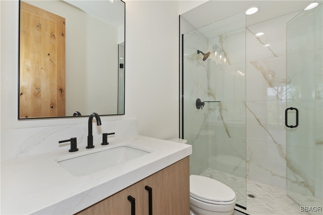 Big Bear Lake, California, 92315, United States, 5 Bedrooms Bedrooms, ,6 BathroomsBathrooms,Residential,Active,1961944