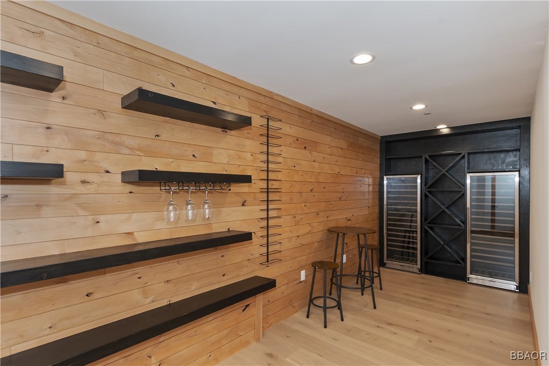 Big Bear Lake, California, 92315, United States, 5 Bedrooms Bedrooms, ,6 BathroomsBathrooms,Residential,Active,1961944