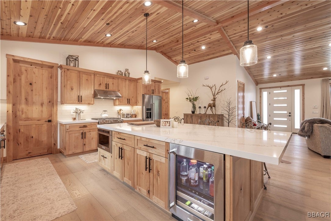 Big Bear City, California, 92314, United States, ,4 BathroomsBathrooms,Residential,Active,1839769