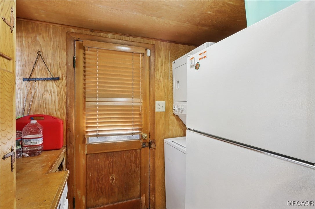 Big Bear Lake, California, 92315, United States, 4 Bedrooms Bedrooms, ,4 BathroomsBathrooms,Residential,Active,1988473