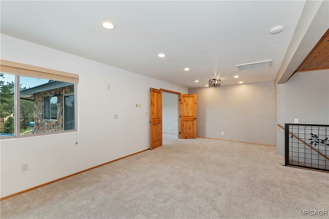 Big Bear City, California, 92314, United States, 7 Bedrooms Bedrooms, ,6 BathroomsBathrooms,Residential,Active,1998585