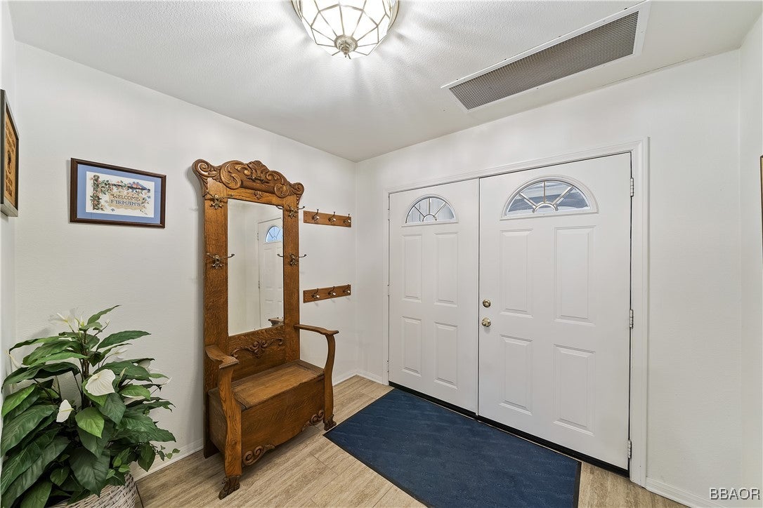 Big Bear Lake, California, 92315, United States, 4 Bedrooms Bedrooms, ,4 BathroomsBathrooms,Residential,Active,1858693