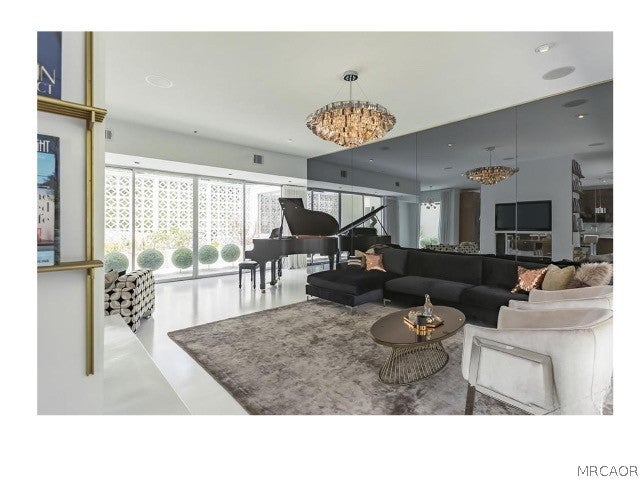 Pasadena, California, 91105, United States, 3 Bedrooms Bedrooms, ,3 BathroomsBathrooms,Residential,Active,2027767