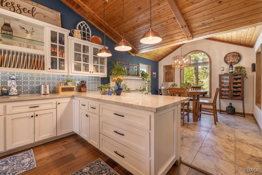 Big Bear Lake, California, 92315, United States, 5 Bedrooms Bedrooms, ,4 BathroomsBathrooms,Residential,Active,1825092