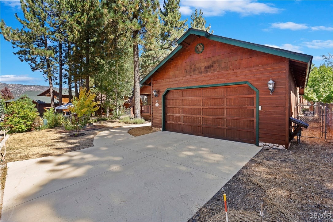 Big Bear Lake, California, 92315, United States, 5 Bedrooms Bedrooms, ,4 BathroomsBathrooms,Residential,Active,1769590