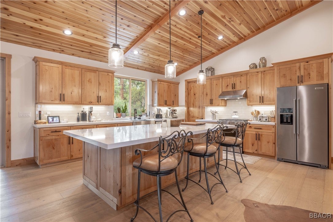 Big Bear City, California, 92314, United States, ,4 BathroomsBathrooms,Residential,Active,1839769