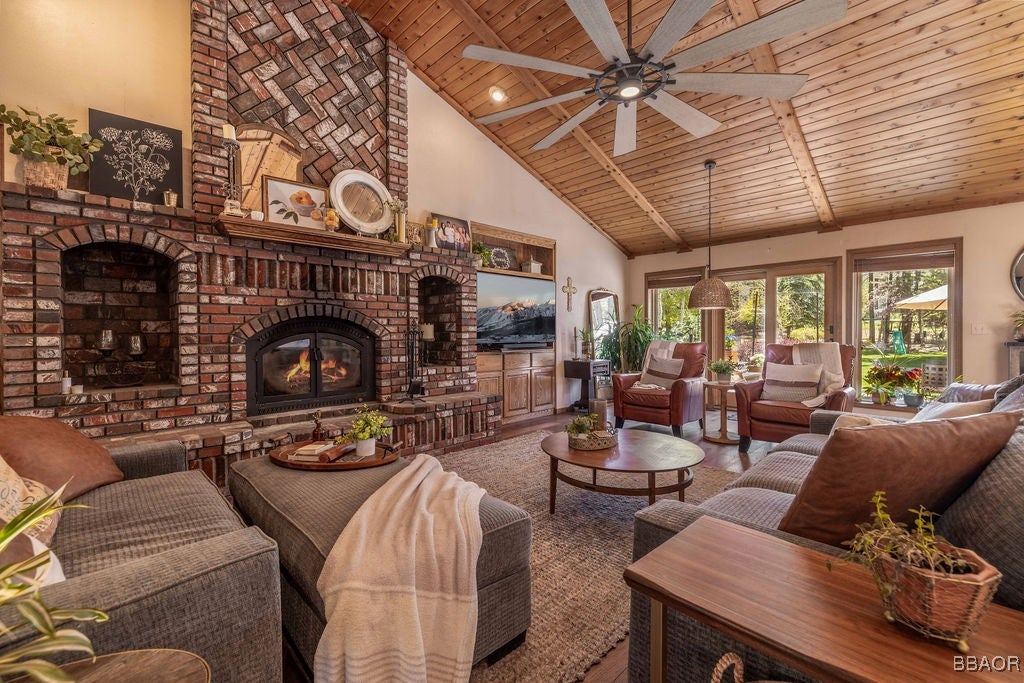 Big Bear Lake, California, 92315, United States, 5 Bedrooms Bedrooms, ,4 BathroomsBathrooms,Residential,Active,1825092