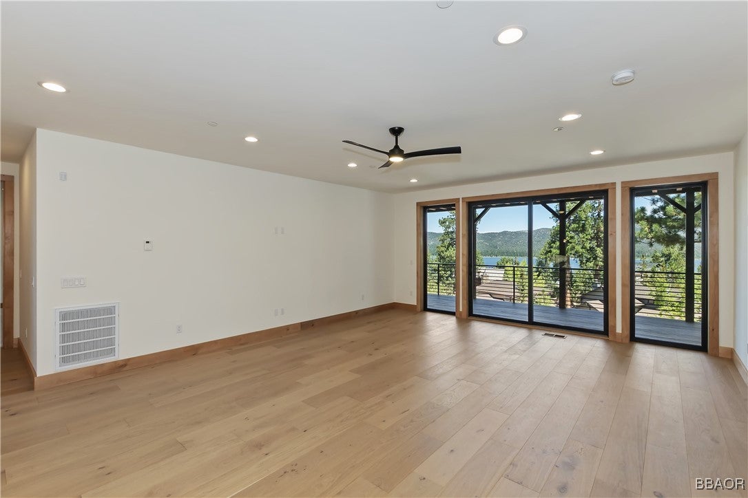 Big Bear Lake, California, 92315, United States, 5 Bedrooms Bedrooms, ,6 BathroomsBathrooms,Residential,Active,1961944