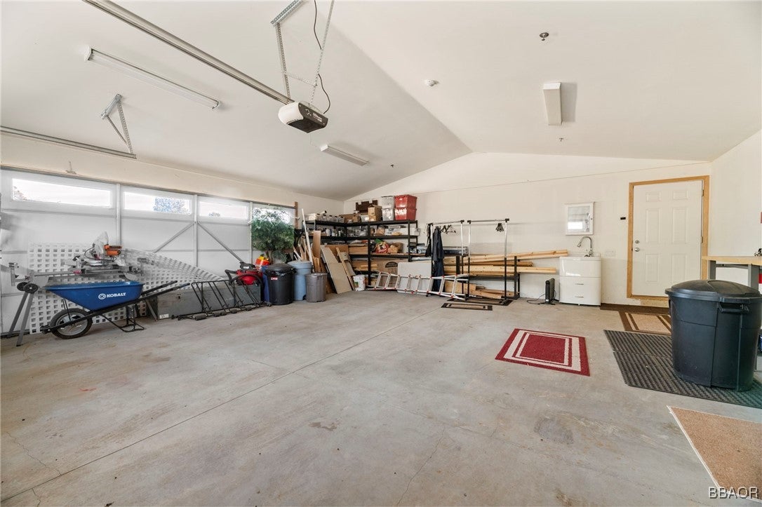 Big Bear City, California, 92314, United States, 5 Bedrooms Bedrooms, ,5 BathroomsBathrooms,Residential,Active,1745604