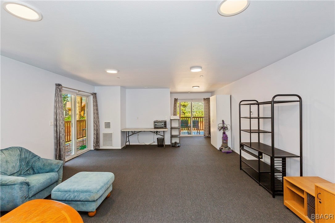 Big Bear Lake, California, 92315, United States, 5 Bedrooms Bedrooms, ,4 BathroomsBathrooms,Residential,Active,1769590