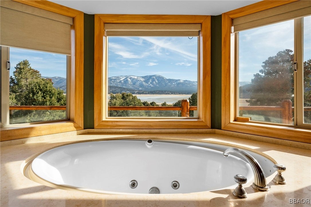 Big Bear City, California, 92314, United States, 5 Bedrooms Bedrooms, ,5 BathroomsBathrooms,Residential,Active,1745604