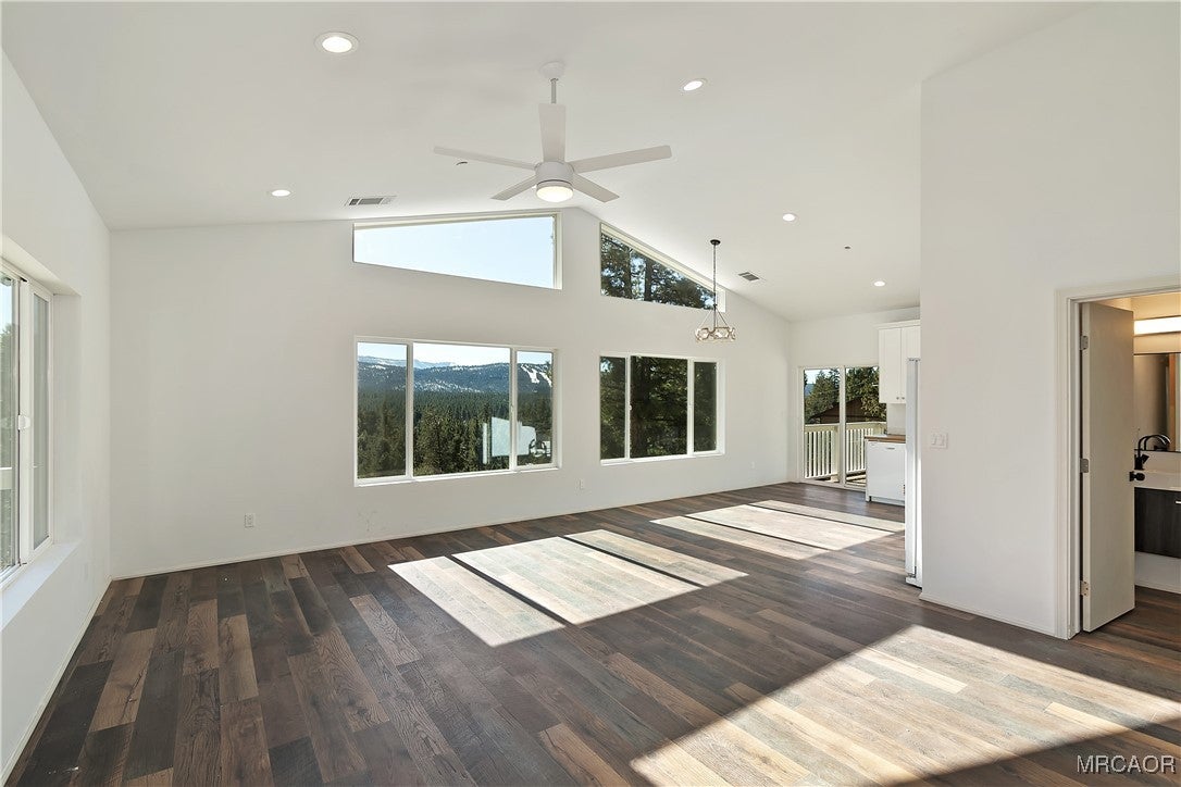 Big Bear City, California, 92314, United States, 7 Bedrooms Bedrooms, ,6 BathroomsBathrooms,Residential,Active,1998585