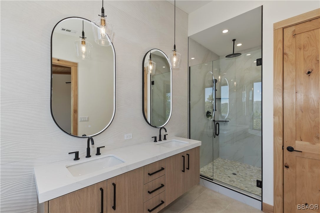 Big Bear Lake, California, 92315, United States, 5 Bedrooms Bedrooms, ,6 BathroomsBathrooms,Residential,Active,1961944