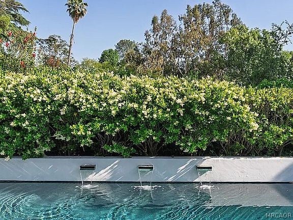 Pasadena, California, 91105, United States, 3 Bedrooms Bedrooms, ,3 BathroomsBathrooms,Residential,Active,2027767