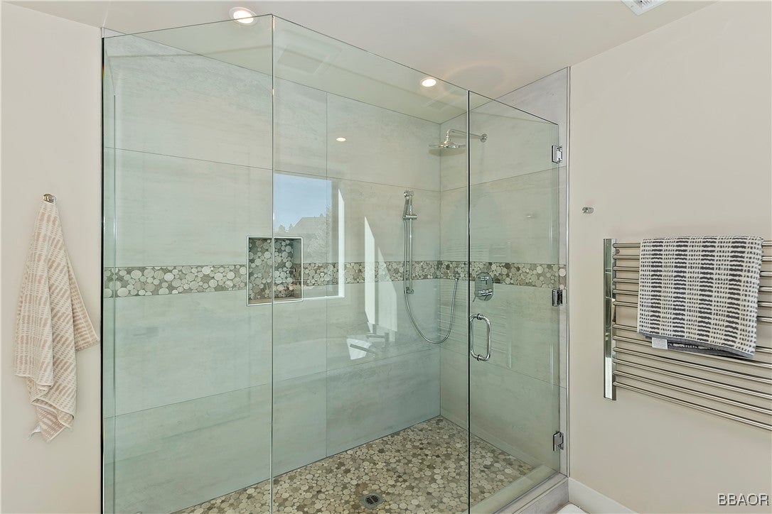 Big Bear Lake, California, 92315, United States, 5 Bedrooms Bedrooms, ,6 BathroomsBathrooms,Residential,Active,1985550