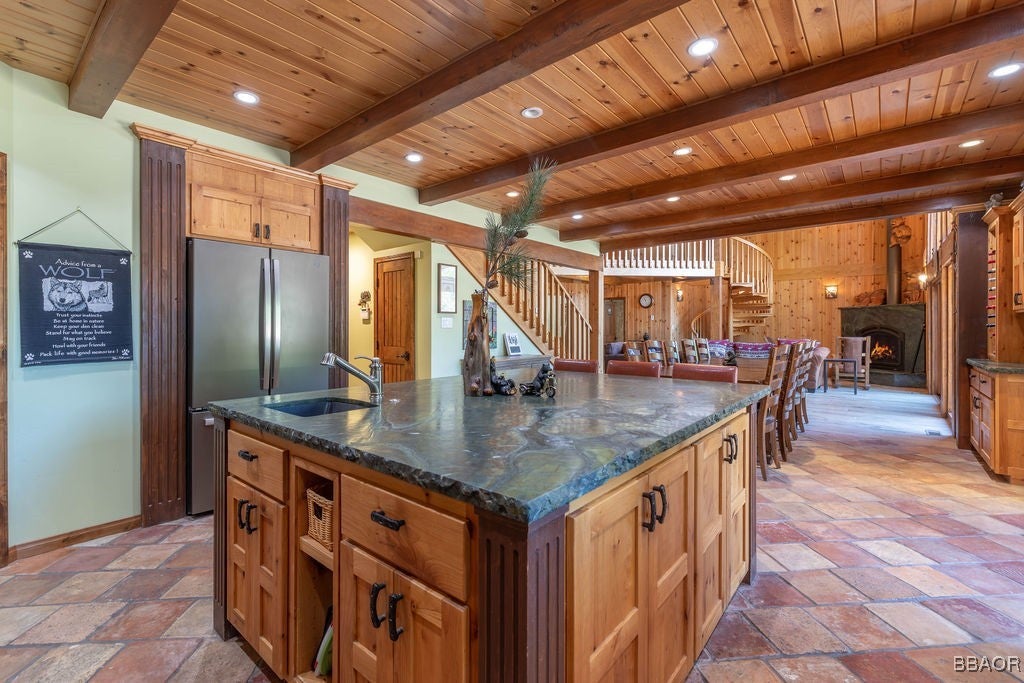 Big Bear Lake, California, 92315, United States, 4 Bedrooms Bedrooms, ,4 BathroomsBathrooms,Residential,Active,1876881