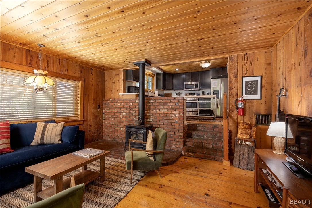 Big Bear Lake, California, 92315, United States, ,3 BathroomsBathrooms,Residential,Active,1764557