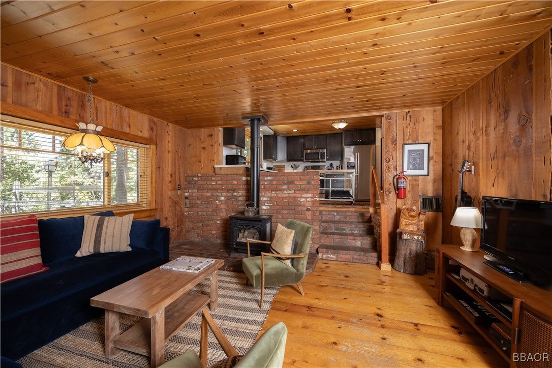 Big Bear Lake, California, 92315, United States, ,3 BathroomsBathrooms,Residential,Active,1764557