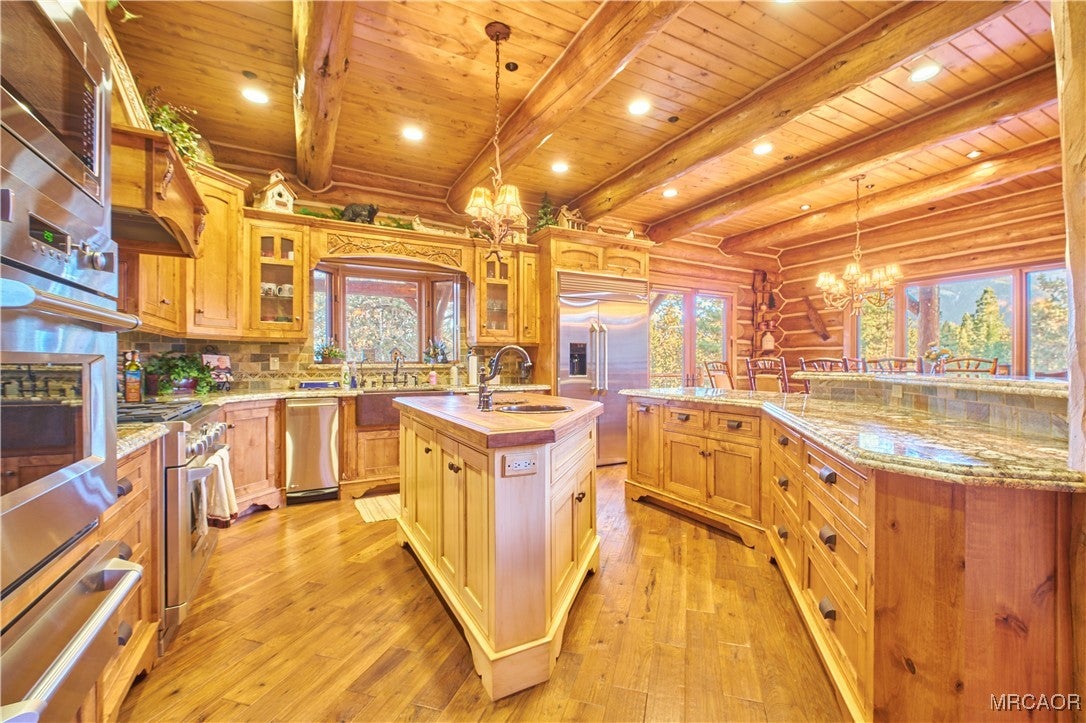 Big Bear City, California, 92314, United States, 3 Bedrooms Bedrooms, ,4 BathroomsBathrooms,Residential,Active,2015836