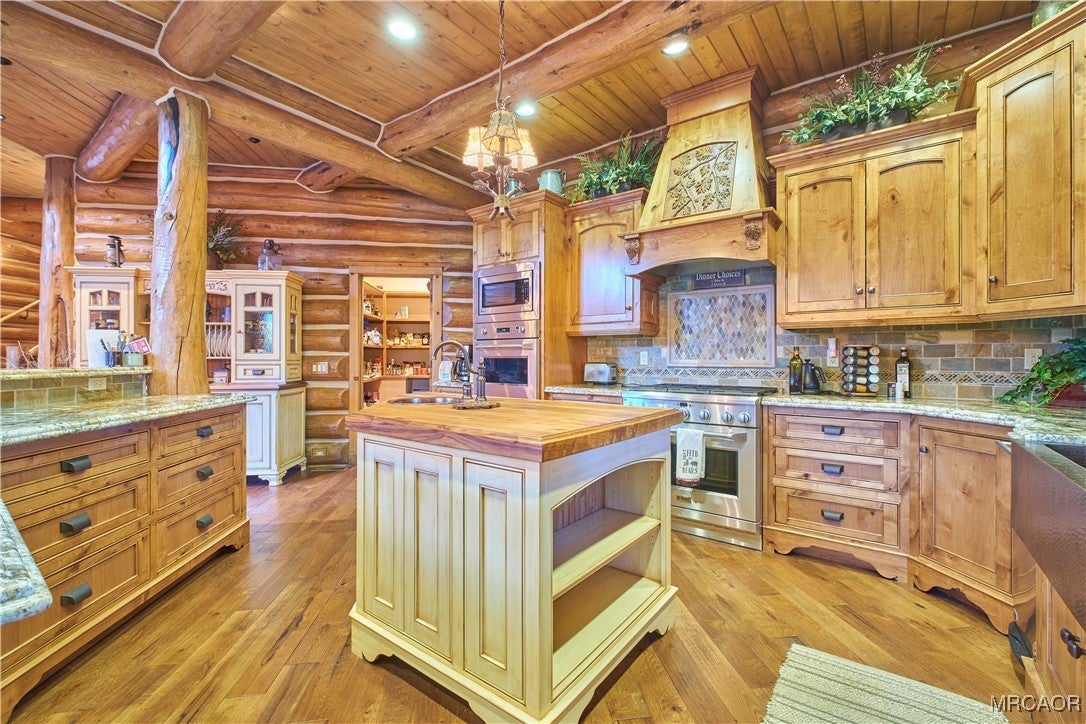 Big Bear City, California, 92314, United States, 3 Bedrooms Bedrooms, ,4 BathroomsBathrooms,Residential,Active,2015836