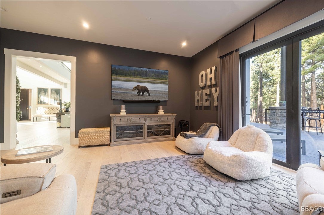 Big Bear City, California, 92314, United States, ,5 BathroomsBathrooms,Residential,Active,1702723