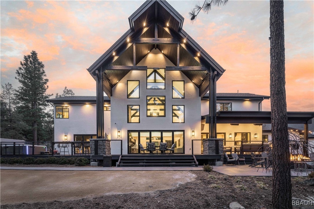 Big Bear City, California, 92314, United States, ,5 BathroomsBathrooms,Residential,Active,1702723