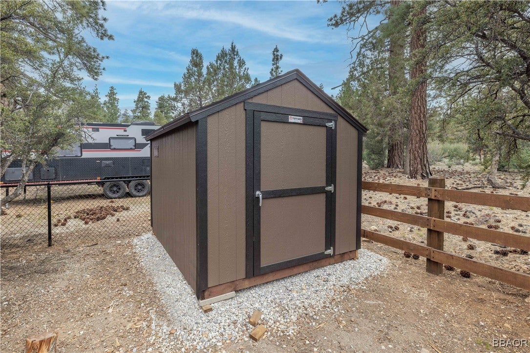 Big Bear City, California, 92314, United States, ,4 BathroomsBathrooms,Residential,Active,1839769