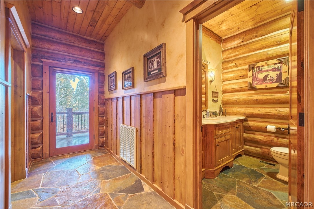 Big Bear City, California, 92314, United States, 3 Bedrooms Bedrooms, ,4 BathroomsBathrooms,Residential,Active,2015836